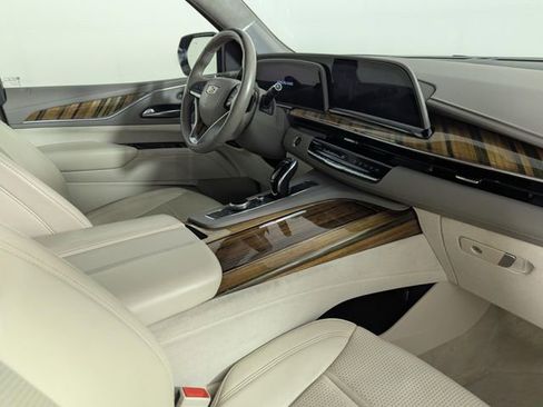 Used 2022 Cadillac Escalade ESV Sport Platinum w/ LPO, ONYX Package AWD/4WD image 25