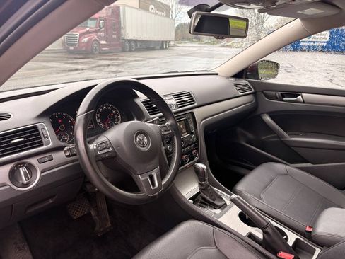 Used 2014 Volkswagen Passat 1.8T SE FWD image 10