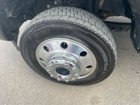 Used 2022 Ford F450 Limited w/ FX4 Off-Road Package image 9