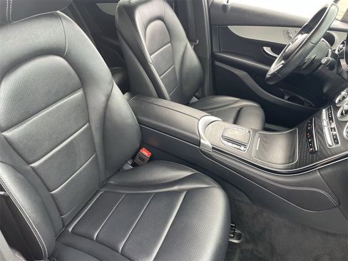 Used 2021 Mercedes-Benz GLC 300 image 10