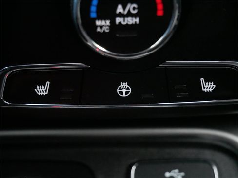 Used 2018 Jeep Compass Latitude w/ Cold Weather Group image 25