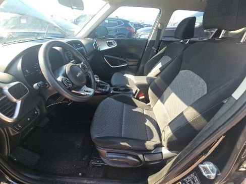 Used 2022 Kia Soul LX FWD image 5