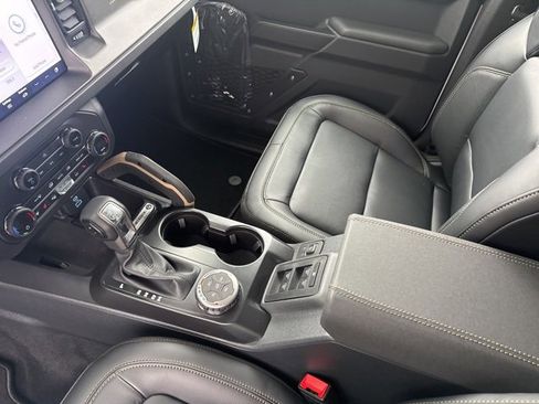 New 2025 Ford Bronco Badlands image 39