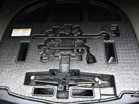 Used 2021 Toyota Camry SE FWD image 46