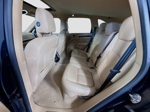 Used 2016 Porsche Cayenne image 23