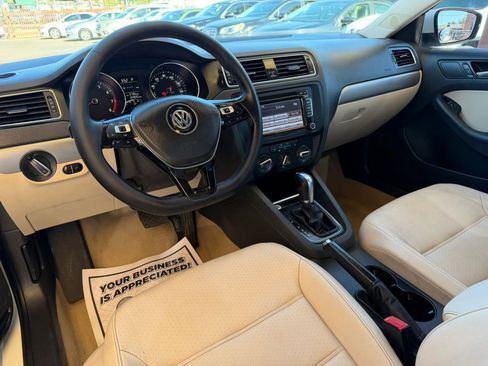 Used 2015 Volkswagen Jetta SE FWD image 11