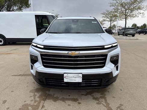 New 2026 Chevrolet Traverse High Country w/ LPO, Floor Liner Package AWD/4WD image 8