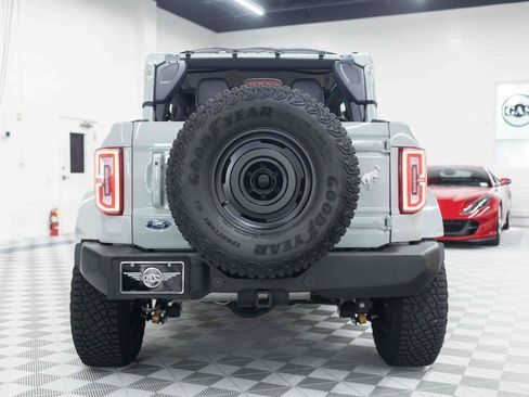 Used 2022 Ford Bronco Outer Banks w/ Sasquatch Package AWD/4WD image 7