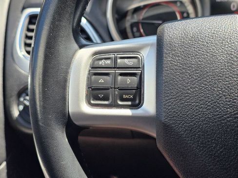 Used 2019 Dodge Journey SE FWD image 17