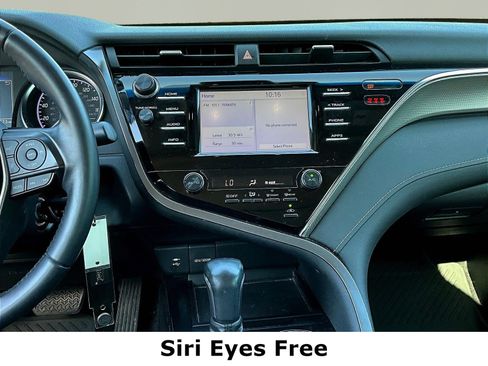 Used 2018 Toyota Camry SE w/ Moonroof Package FWD image 9