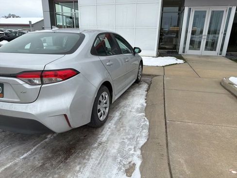 Used 2023 Toyota Corolla LE image 6