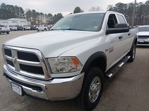 Used 2018 RAM 2500 Tradesman w/ Chrome Appearance Group image 9