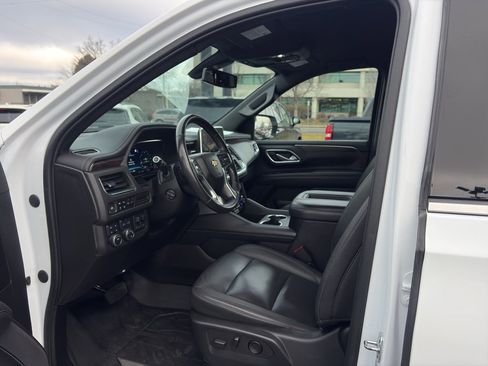 Used 2022 Chevrolet Tahoe LT w/ Luxury Package image 12