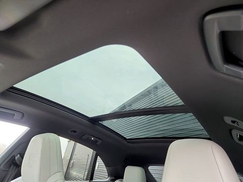 New 2025 Porsche Macan 4 Electric image 16