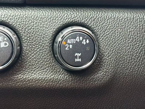 Used 2021 Chevrolet Colorado Z71 w/ Safety Package AWD/4WD image 27