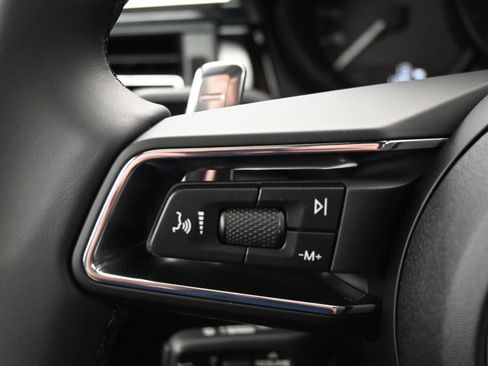 Certified 2025 Porsche Macan image 21