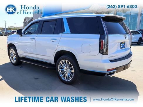 Used 2023 Cadillac Escalade Premium Luxury AWD/4WD image 3
