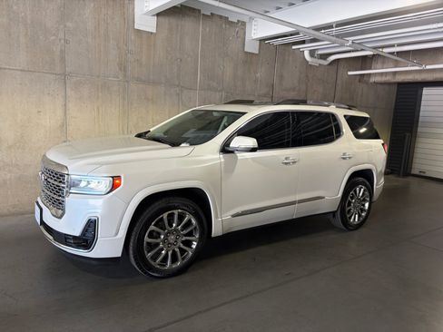 Used 2022 GMC Acadia Denali w/ Denali Ultimate Package AWD/4WD image 1