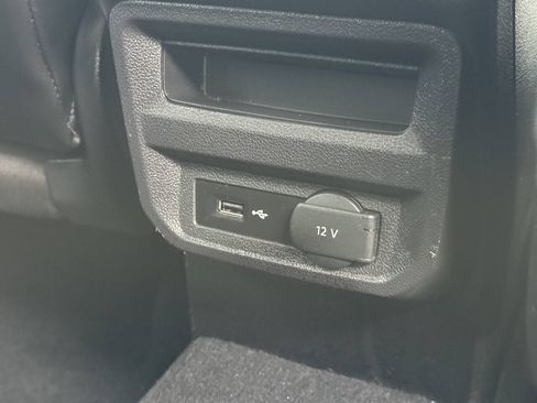 Used 2018 Volkswagen Tiguan SE AWD/4WD image 27