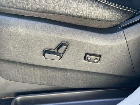 Used 2019 Dodge Grand Caravan SXT image 15