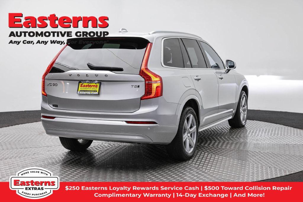 Used 2022 Volvo XC90 T5 Momentum AWD/4WD image 6
