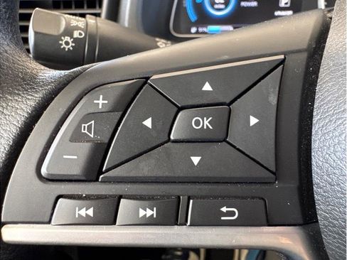 Used 2024 Nissan Leaf S image 17