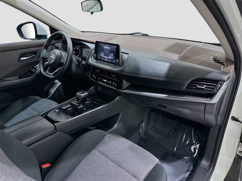 Used 2023 Nissan Rogue SV image 28