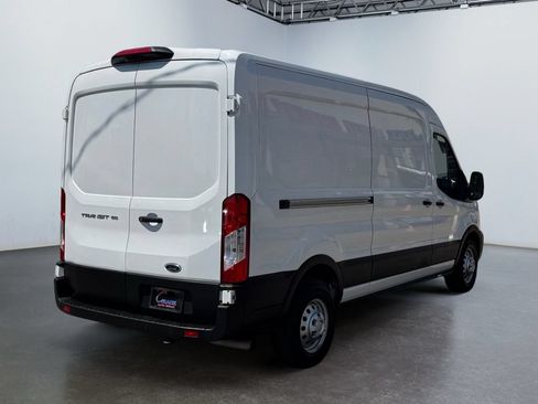 Used 2025 Ford Transit 150 148 Medium Roof AWD image 4