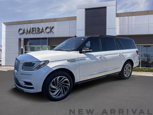 Used 2019 Lincoln Navigator L Reserve AWD/4WD image 2