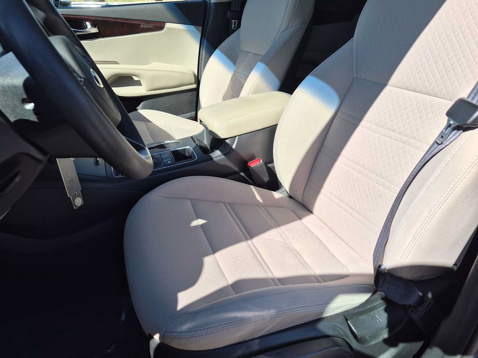 Used 2018 Kia Sorento FWD image 16
