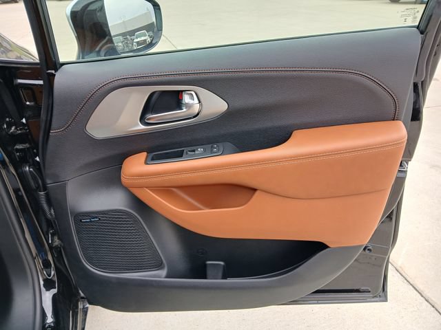 New 2026 Chrysler Pacifica Pinnacle AWD/4WD image 16