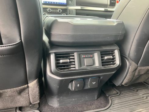 Used 2022 Ford F150 Raptor w/ Equipment Group 801A High AWD/4WD image 28