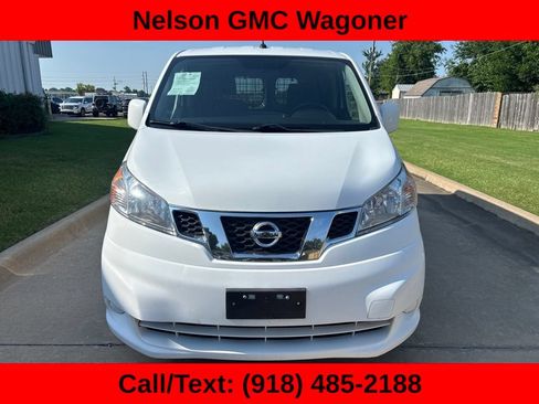 Used 2018 Nissan NV200 SV w/ Navigation Package FWD image 2