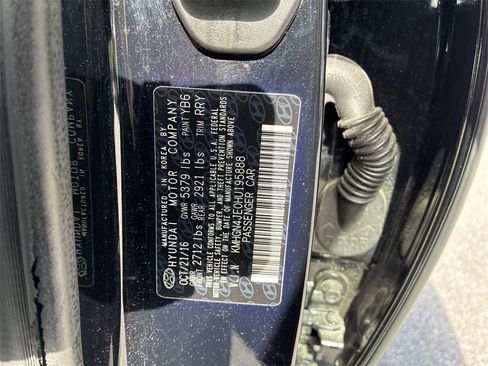 Used 2017 Genesis G80 3.8 w/ Option Group 02 image 40