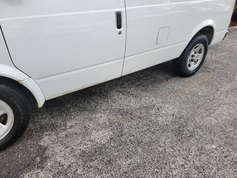 Used 2005 Chevrolet Astro w/ Convenience Package RWD image 6