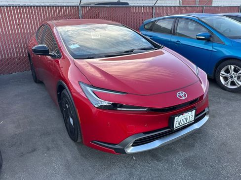 Used 2026 Toyota Prius Plug-In Hybrid image 2