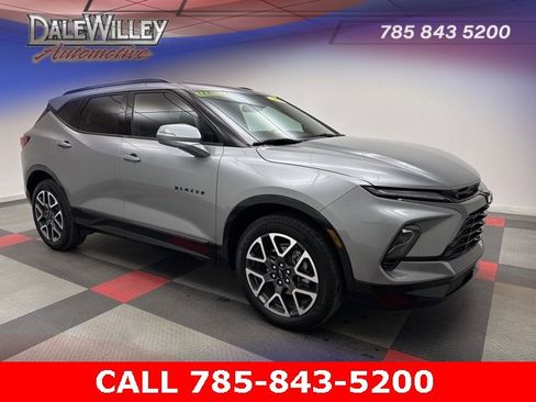 Used 2025 Chevrolet Blazer RS image 1