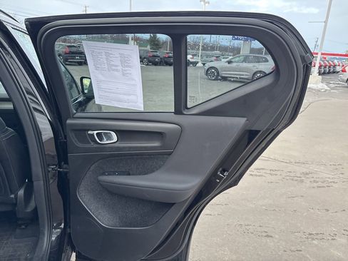 Certified 2023 Volvo XC40 B5 Plus w/ Driver Assist Package image 39