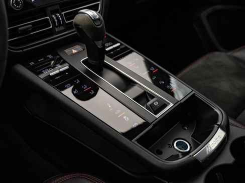 Certified 2024 Porsche Macan GTS AWD/4WD image 36
