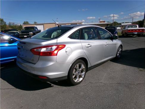 Used 2012 Ford Focus SEL w/ SEL/Titanium Winter Pkg image 28