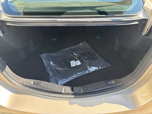 Used 2018 Ford Fusion SE FWD image 5