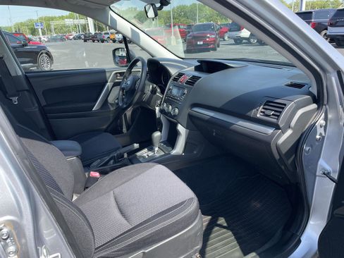 Used 2014 Subaru Forester 2.5i AWD/4WD image 18