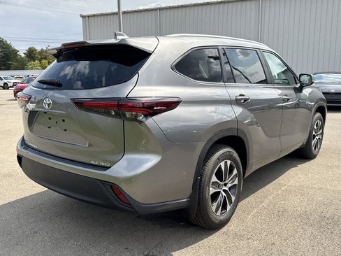 New 2025 Toyota Highlander XLE AWD/4WD image 3
