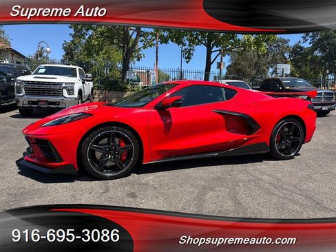 Used 2021 Chevrolet Corvette Stingray Premium Cpe w/ Z51 Performance Package RWD image 1