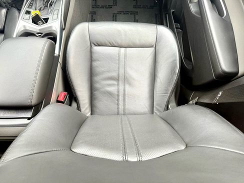 Used 2011 Cadillac SRX Luxury image 33