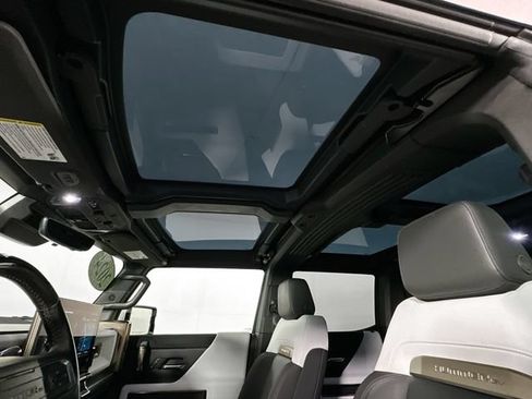 Used 2024 GMC Hummer EV 2X AWD/4WD image 19