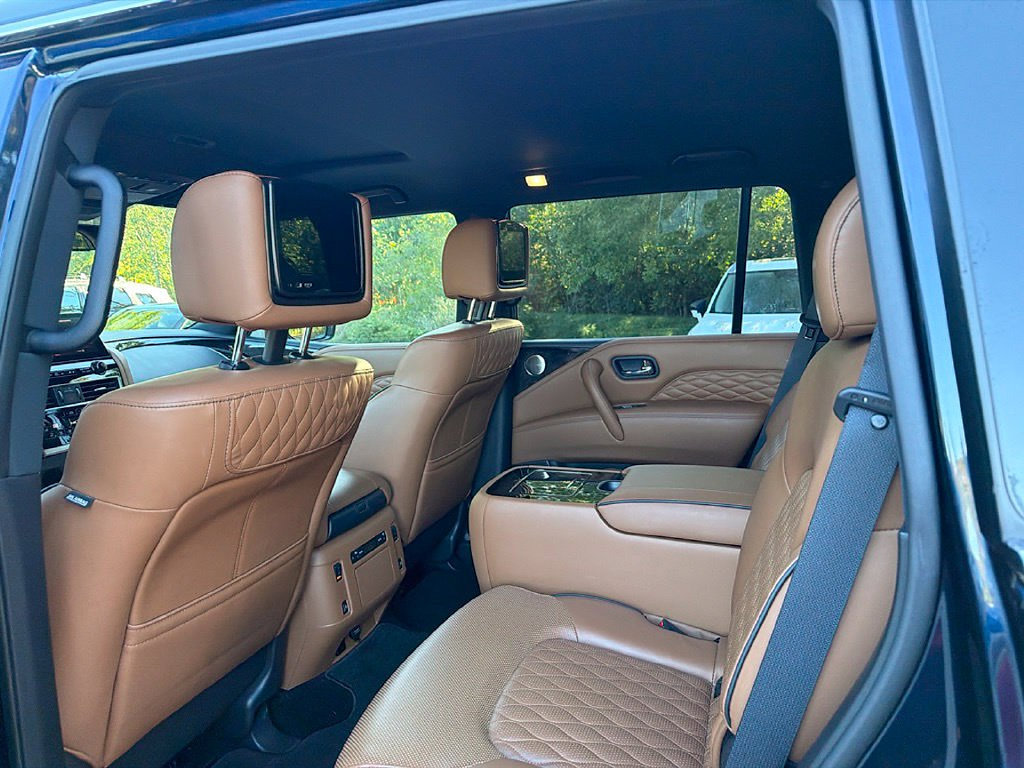 Used 2023 INFINITI QX80 Sensory w/ Cargo Package AWD/4WD image 8