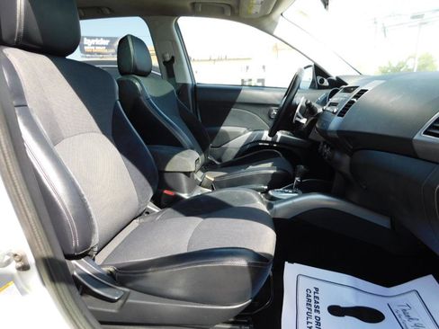 Used 2010 Mitsubishi Outlander SE AWD/4WD image 15