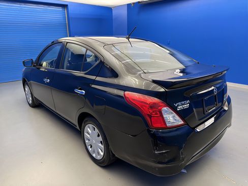 Used 2015 Nissan Versa FWD image 5