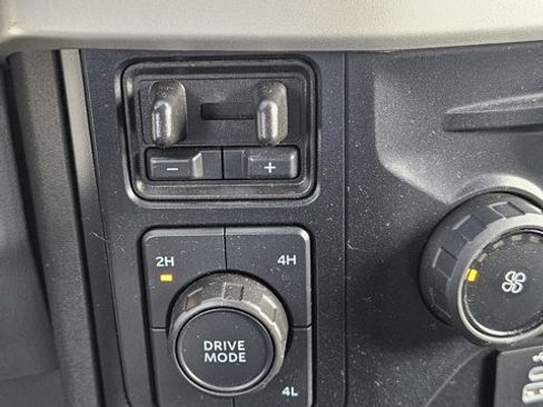 Used 2024 Ford F350 XLT image 22